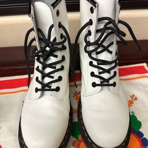 Doc Martens white in LADIES 8.  only used 3 times, see photos close to new.